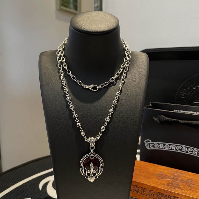 Ch*0me He**ts necklaces